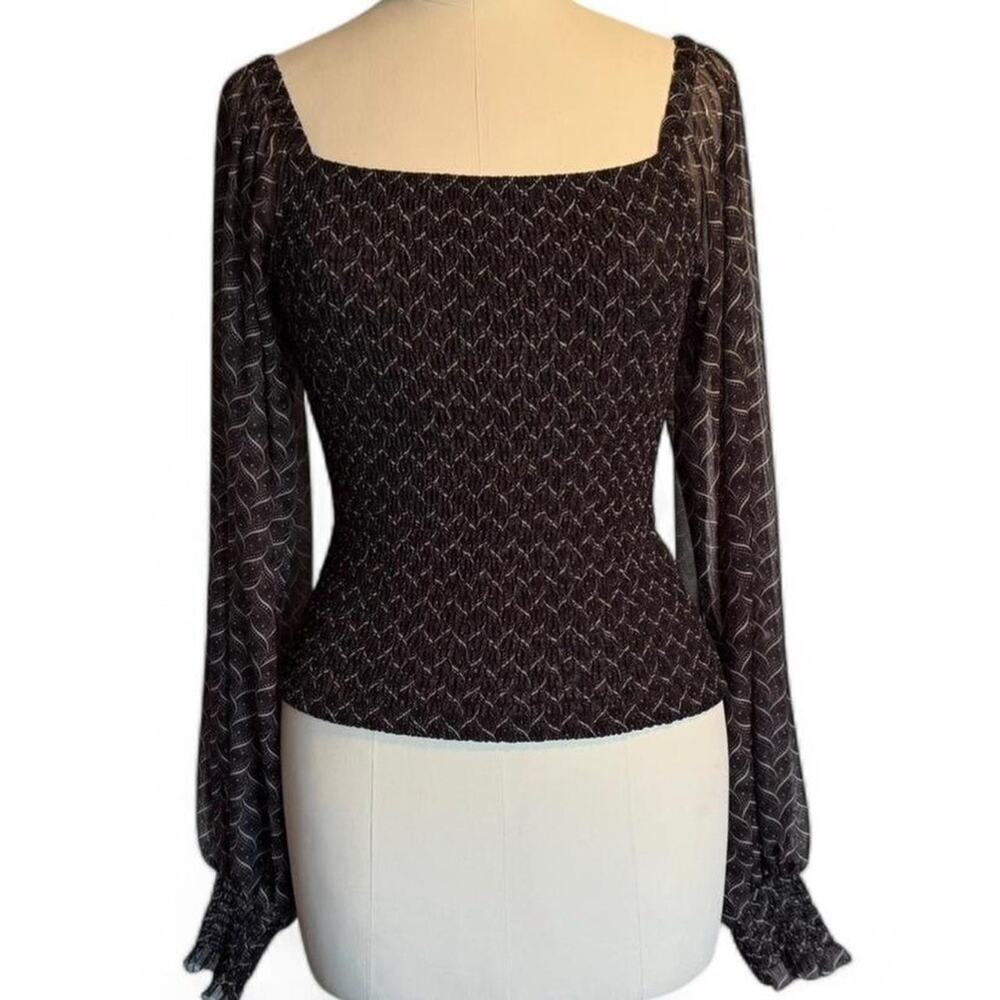 Anthropologie Black and white geometric print mesh long sleeve top (size XS)166